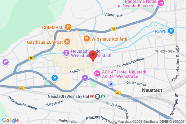 COMCAVE.COLLEGE Neustadt, Karl-Helfferich-Straße