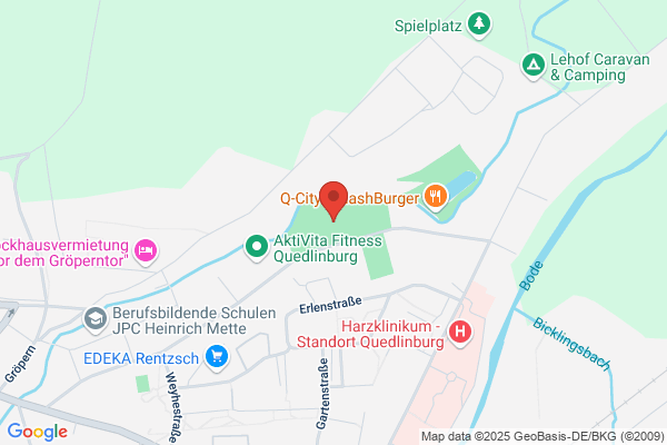 Zum Sportplatz