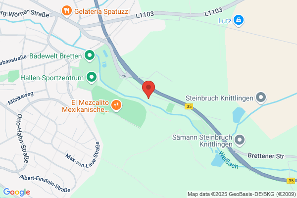 Filzkugel in der Tennishalle