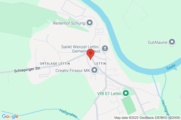 Lettin, St. Wenzel-Kirche und Baecke Joachim Pfarrer i.R.