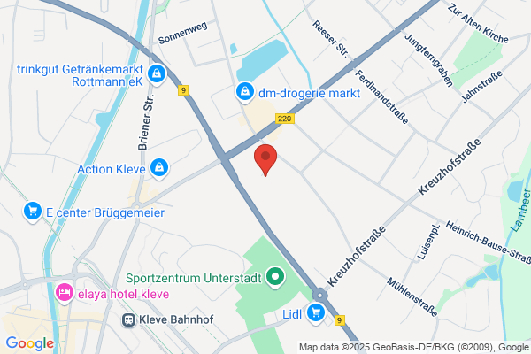 Realschule mit Grund- u. Hauptschulteil u. Sporthallen